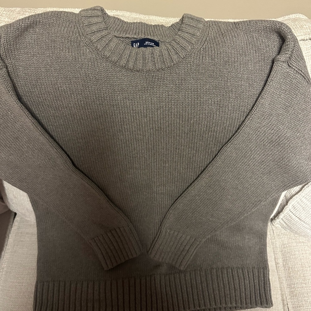 GAP Heather Gray Knit Pullover